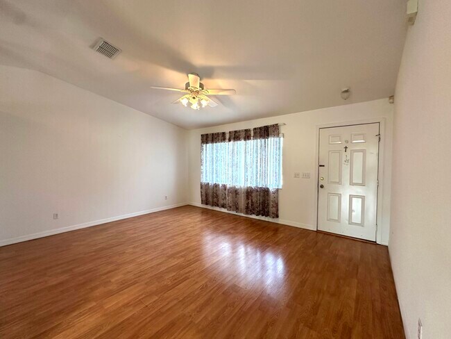 Foto del edificio - 10312 SW 61st Terrace Rd