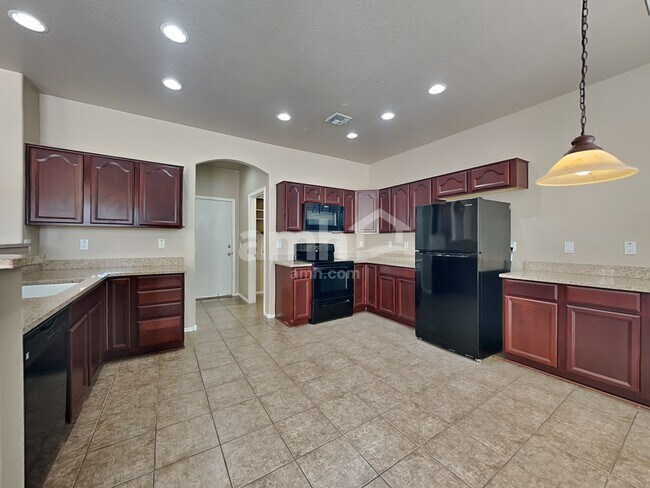 Foto del edificio - 17391 W Woodlands Ave