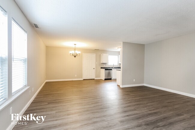 Foto del edificio - 1262 Kenwood Dr