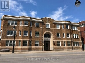 Building Photo - 612 Bank St