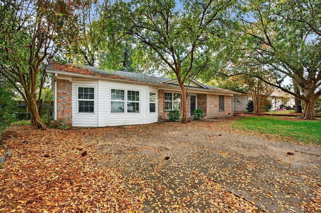 Building Photo - 218 Kansas St