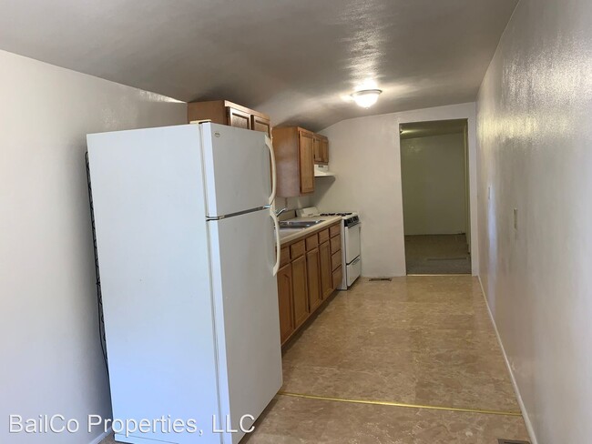 Building Photo - 2 br, 1 bath House - 420 South Cherry St 4...