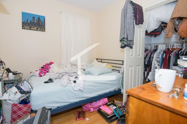 Building Photo - Unique BU Apartment