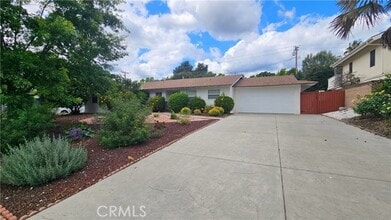 Building Photo - 657 Aurora Dr