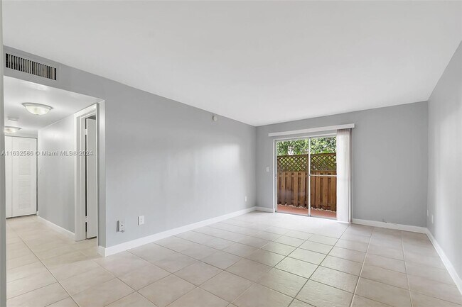 Building Photo - 8500 SW 109th Ave