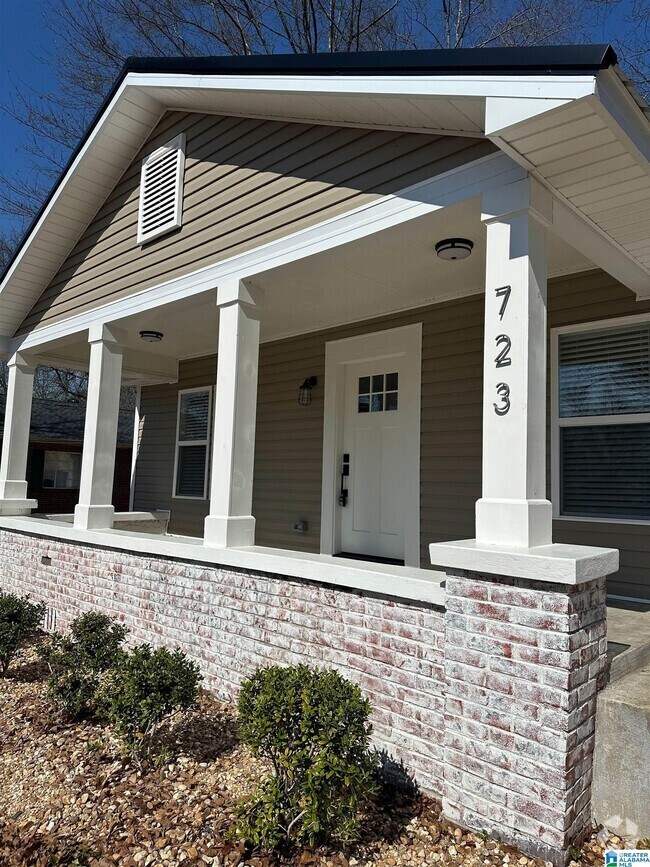 South Highland of East Lake Apartments for Rent with Parking