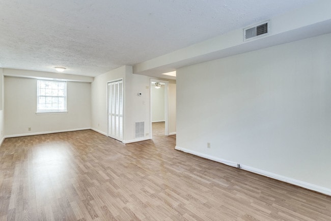 Building Photo - Mason Arms Apartments