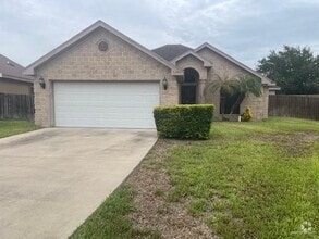 Building Photo - 3303 Solera Dr