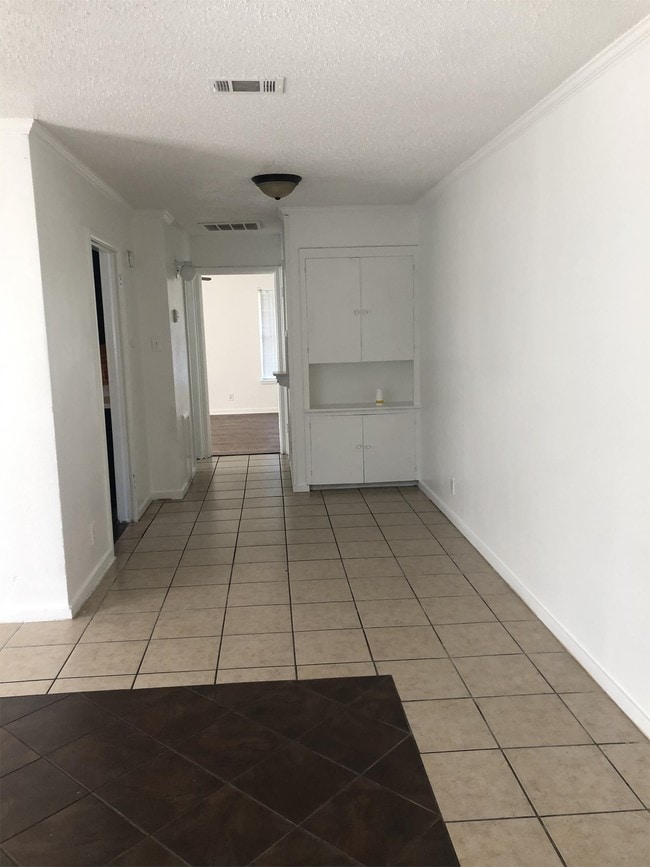 Foto del edificio - 801 N Crawford St