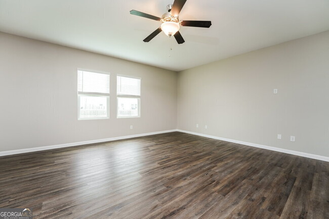 Foto del edificio - 3740 Newbury Pl