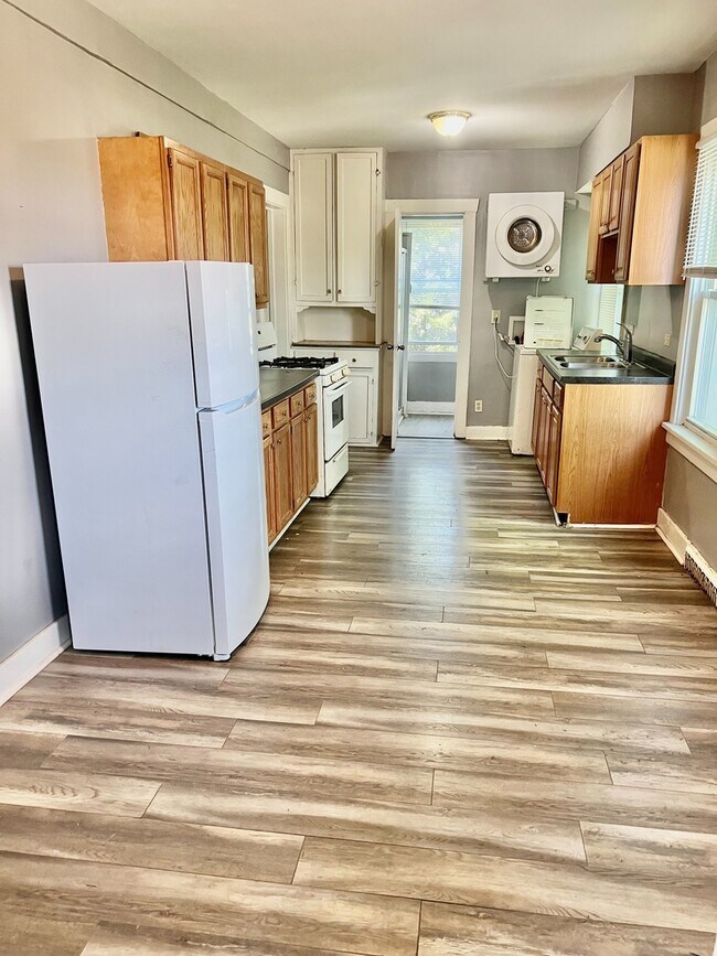 Foto del edificio - 6 National St