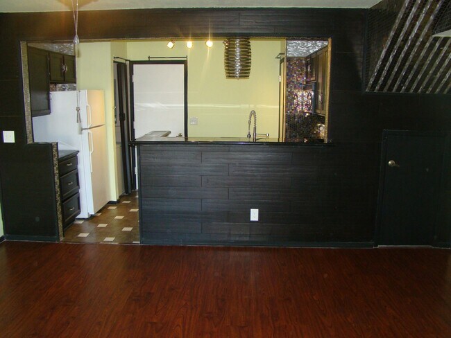 Building Photo - 30 E Brown Rd