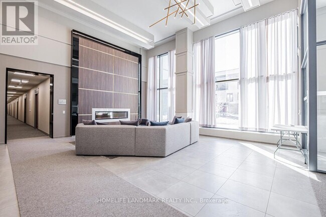 Photo du bâtiment - 4085-4085 Parkside Village Dr