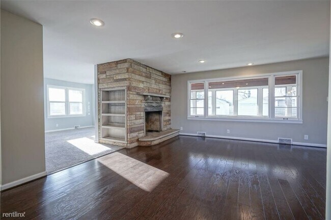 Foto del edificio - 3 br, 2 bath House - 1807 East Hanna Avenue
