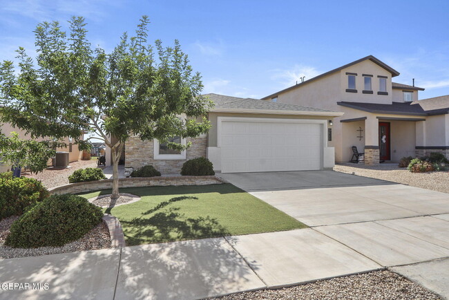 Building Photo - 3917 Desert Dunes Dr