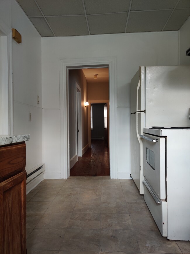 Building Photo - 915 W Elm St