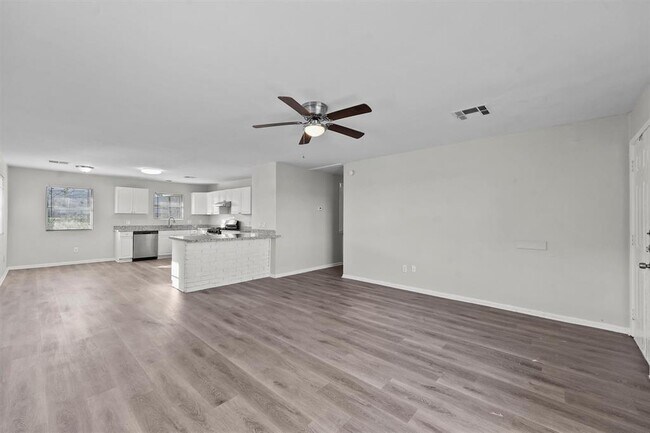 Foto del edificio - 455 Longstreet Rd