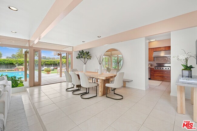 Foto del edificio - 23515 Malibu Colony Rd