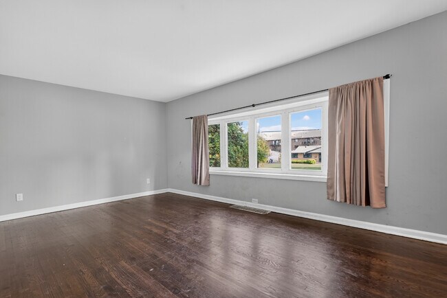 Foto del edificio - 7945 W 91st St