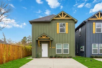 Building Photo - 7126 Bywood St