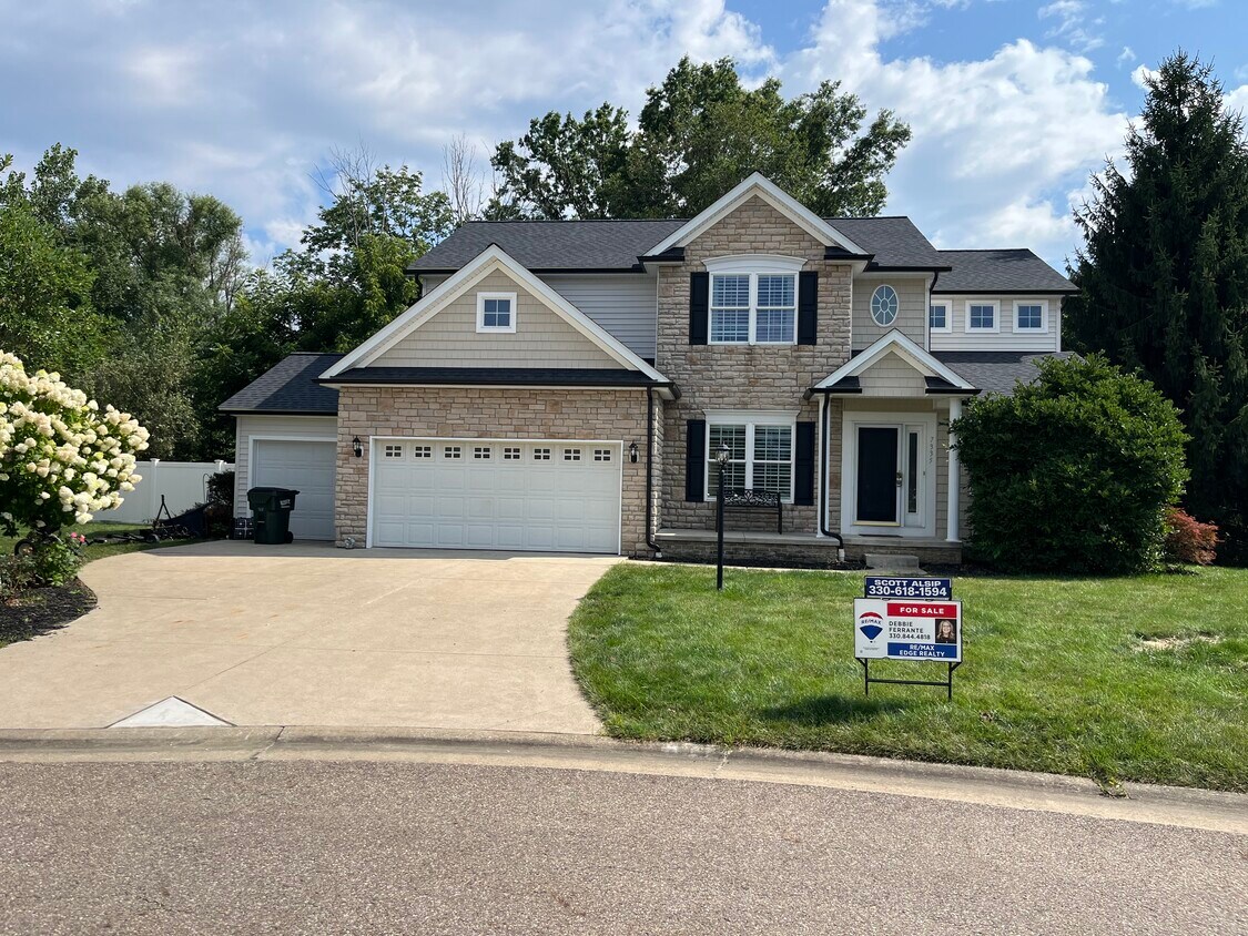 Foto principal - 7335 Bentham Cir NW