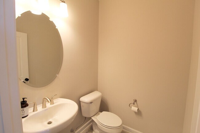 Foto del edificio - 3398 Monterey Dr