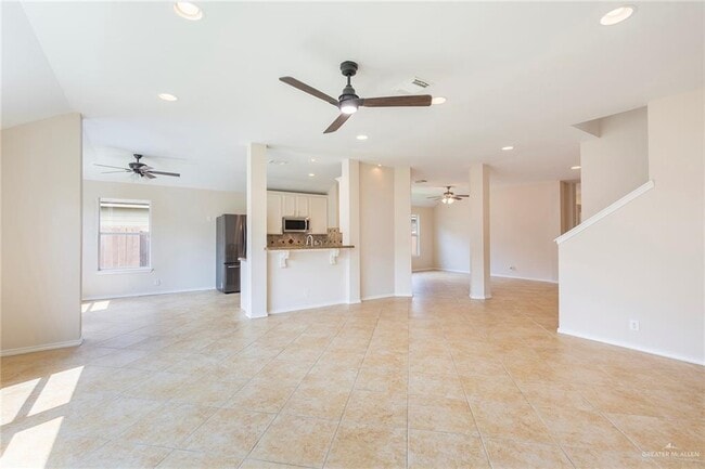 Building Photo - 4202 Santa Marina St