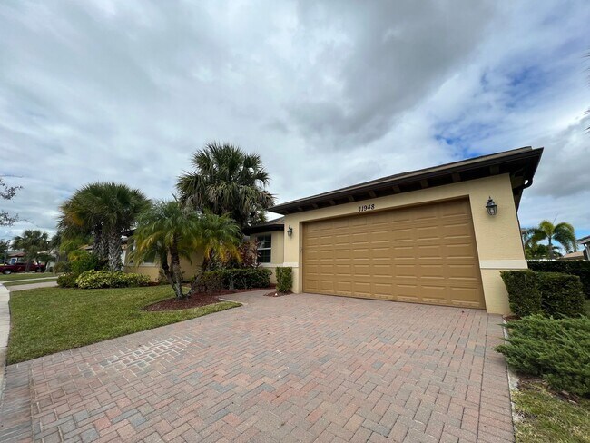 Foto del edificio - Luxury Living in a Gated Community – Modern 2-Bed Home with Premium Amenities!