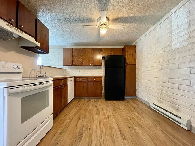 Foto del edificio - 141 McClure Ave