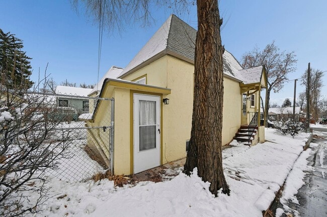 Building Photo - 1318 E Willamette Ave