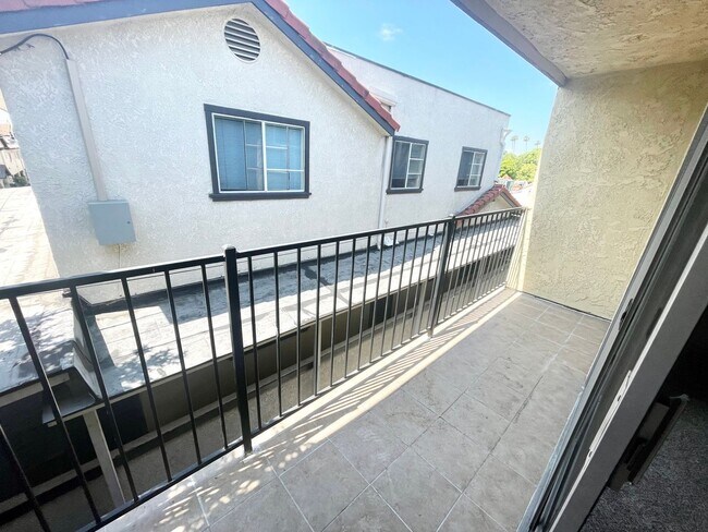 Building Photo - 204 La France Ave
