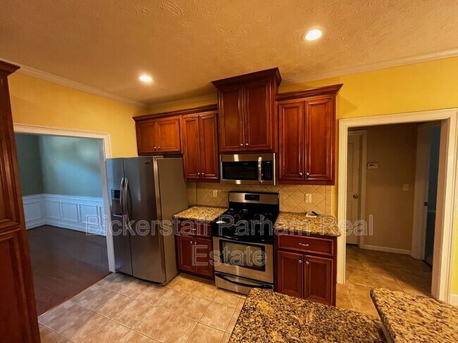 Building Photo - 6493 Woodbriar Ln