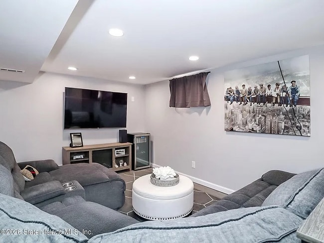 Building Photo - 100 Acacia Ave