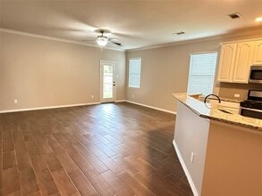 Building Photo - 13115 Southern Valley Dr