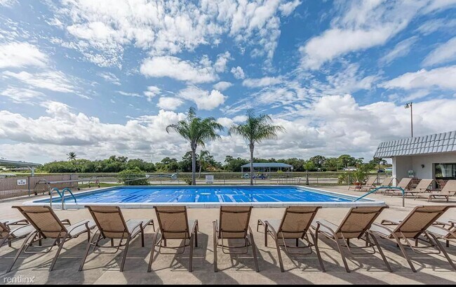 Foto del edificio - 2 br, 2 bath Mobile Home - Tall Pines Mobi...