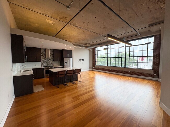 Foto del edificio - 4100 Forest Park Ave