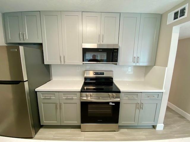 Building Photo - 2121 Fountain View Dr