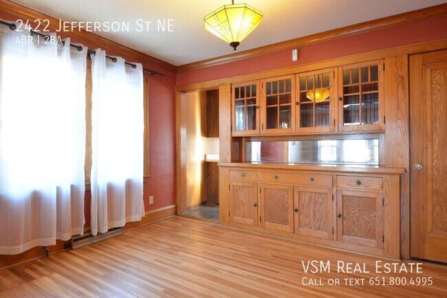 Foto del edificio - Beautiful 4 bedroom 2 bathroom home in NE ...