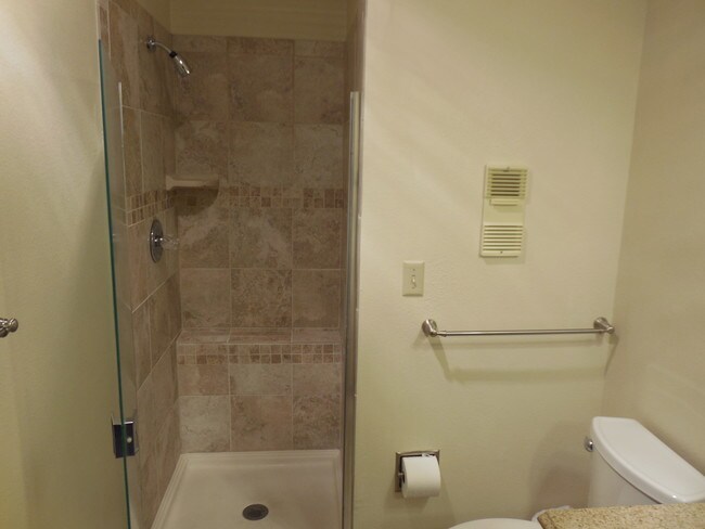 2nd Bathroom - 1130 Fontmore Rd