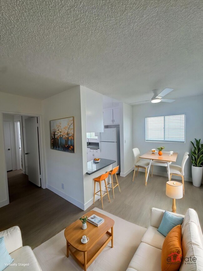 Foto del edificio - 11816 Chandler Blvd