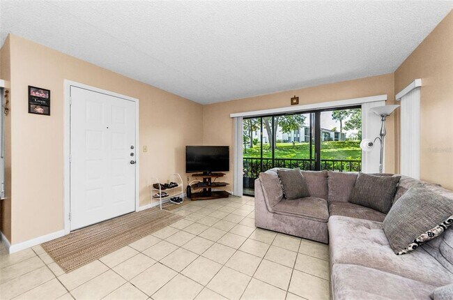 Foto del edificio - 2575 Pine Ridge Way S