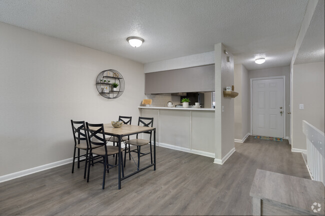 2BR, 1.5BA Townhome - 1,105SF - Dining Area - Ovation @3500