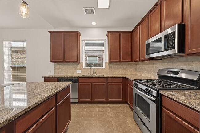 Building Photo - 6123 Carver Pines Dr