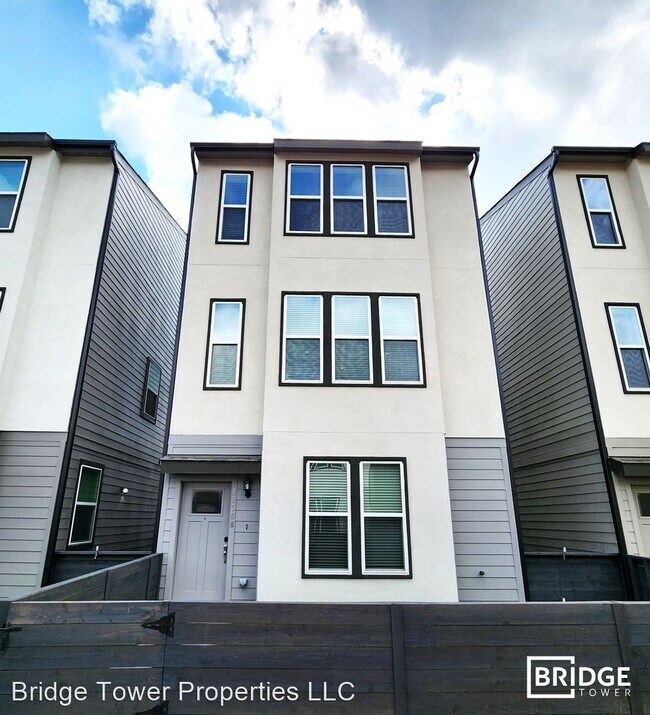 Building Photo - 4 br, 3.5 bath House - 18508 Centro Row