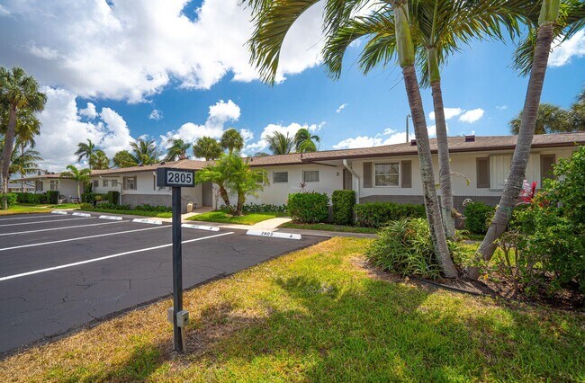 Foto del edificio - 2805 Crosley Dr W
