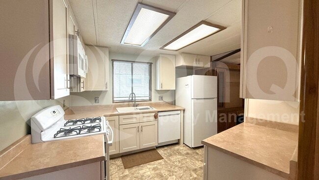 Building Photo - 2701 E Allred Ave