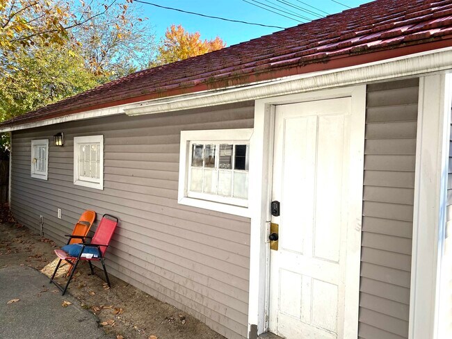 Building Photo - 47 Blucher St