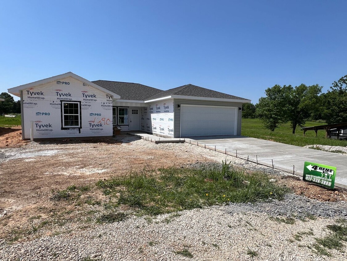 Foto principal - Pardon our dust.....Brand New Construction...