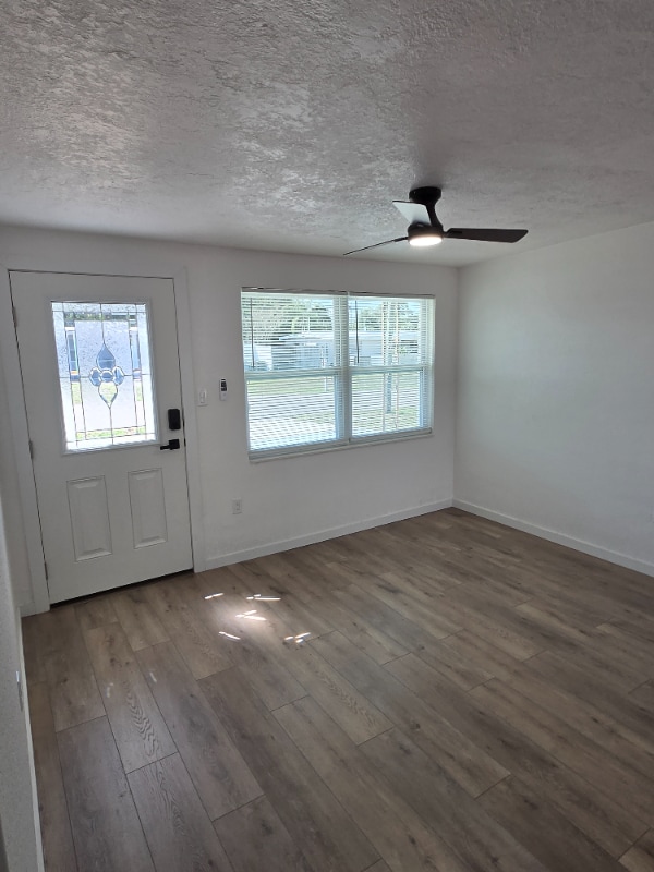 Building Photo - 7213 Seward Dr