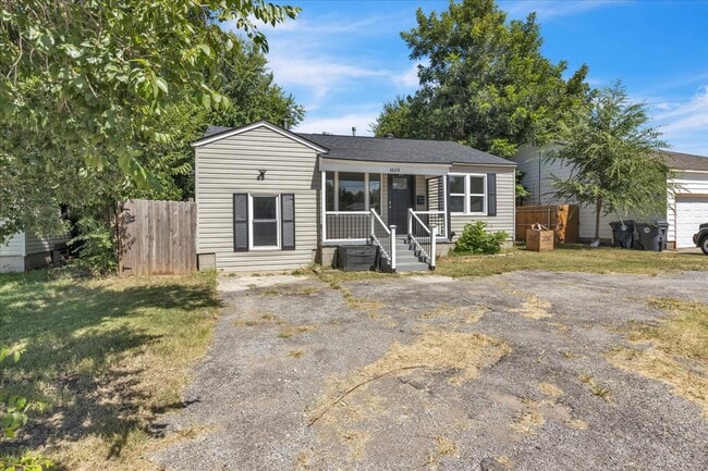 Building Photo - 4604 N Rockwell Ave